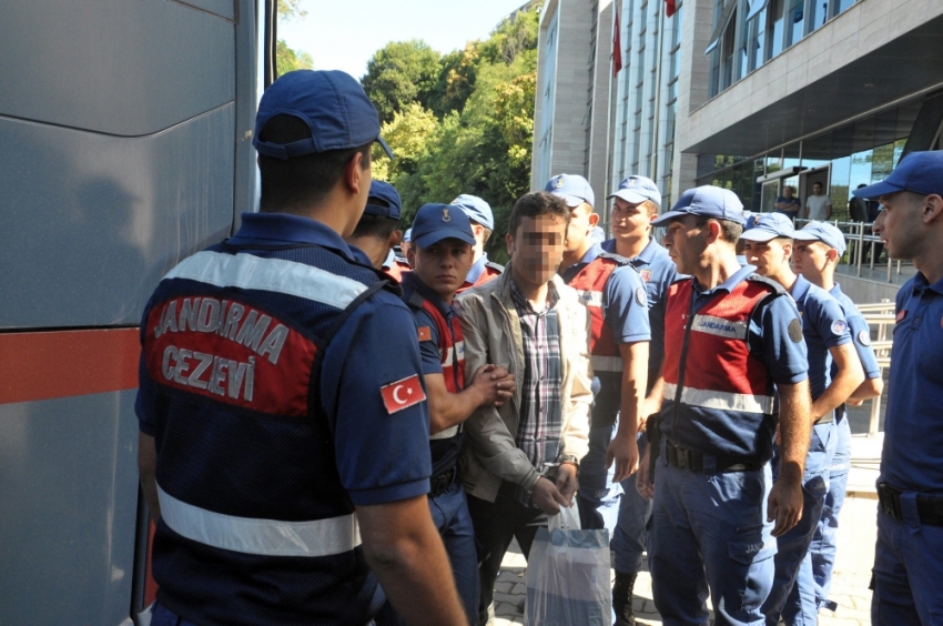 FETÖ’nün emniyet yapılanmasına ceza yağdı