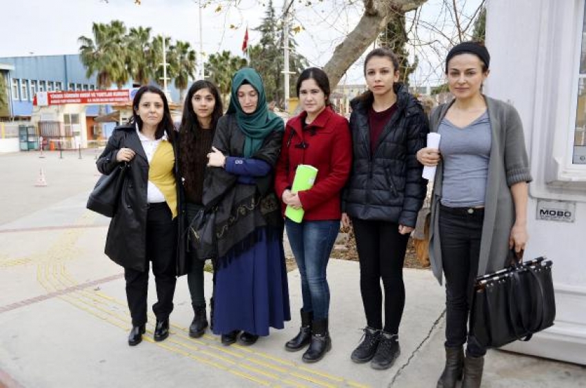 Çatal-bıçaklı protesto isyan sayıldı