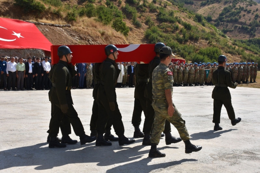 Şehit Demirbaş son yolculuğuna uğurlandı