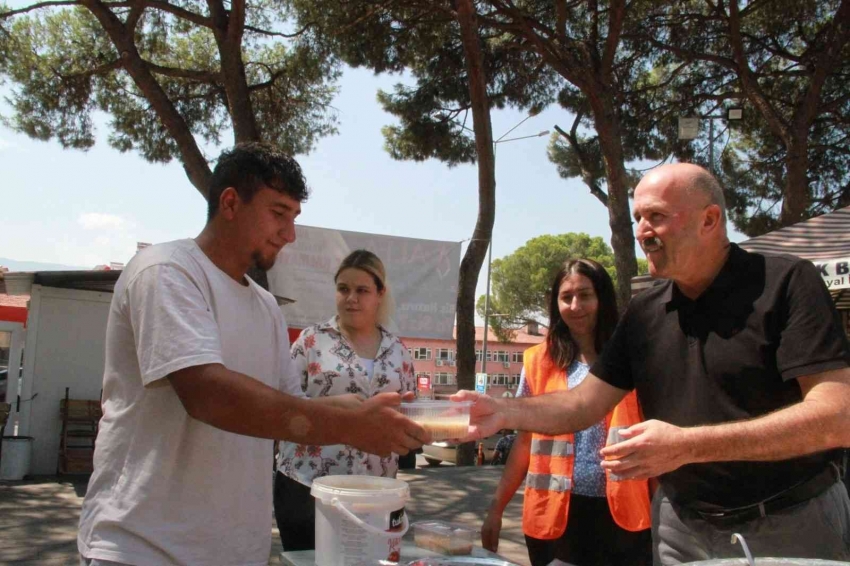 Belediye 2 bin 500 kişilik aşure hayrı