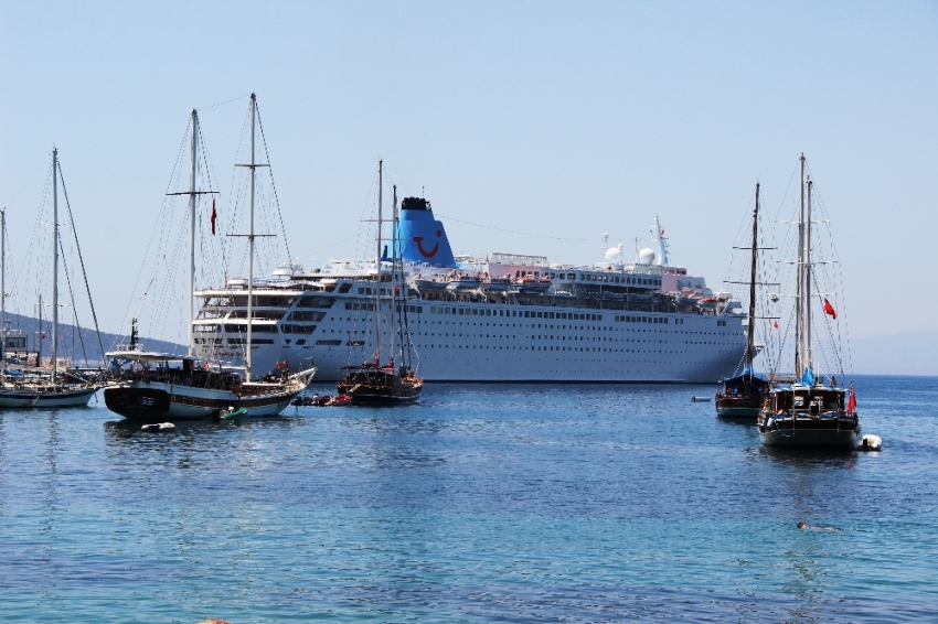 Bodrum’a gelen turistler 40 dereceyle karşılaşınca...