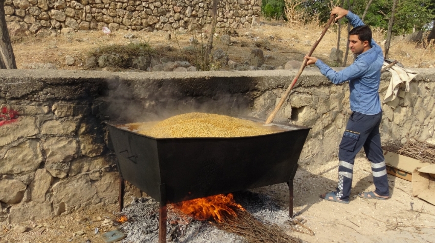 Gercüş’te ‘bulgur kaynatma’ geleneği sürüyor