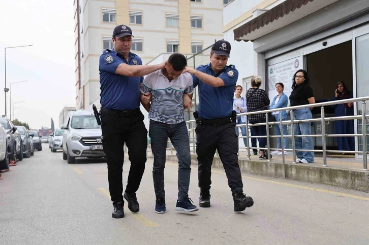 20 yıl 7 ay hapis cezasıyla aranan cezaevi firarisi yolda yürürken yakalandı
