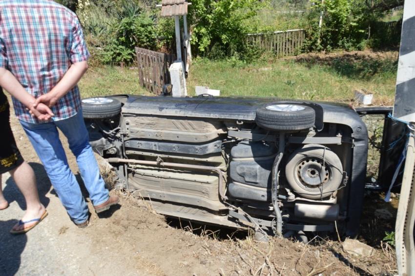 Su kanalına uçan otomobilde can pazarı