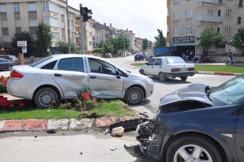 Oy vermeye giderken kaza yaptılar