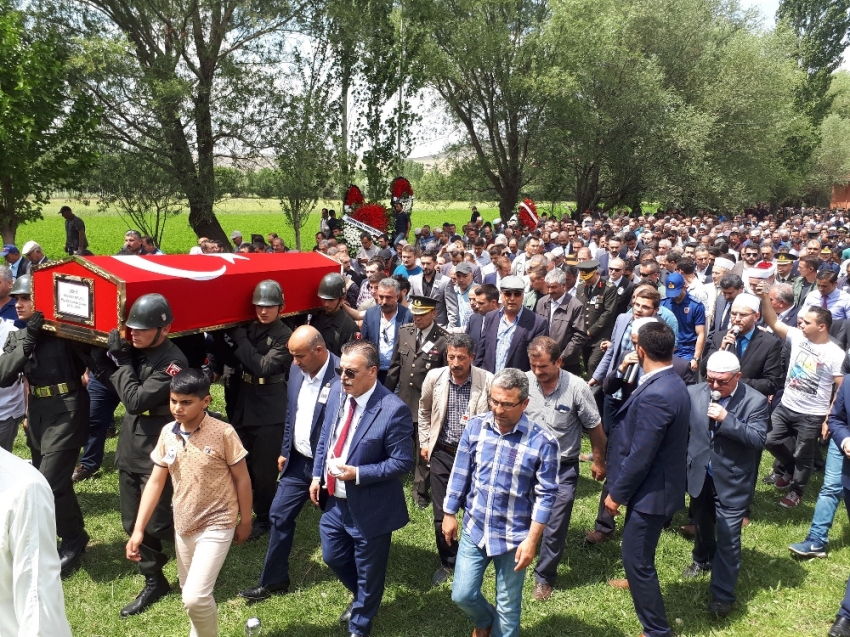 Şehit Uzman Çavuş Kolcu son yolculuğuna uğurlandı