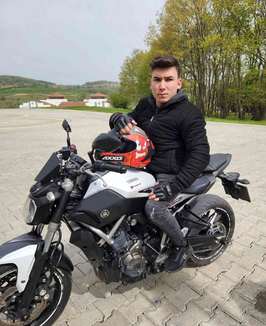 İşe başladığı gün kaza geçiren moto kurye hayatını kaybetti