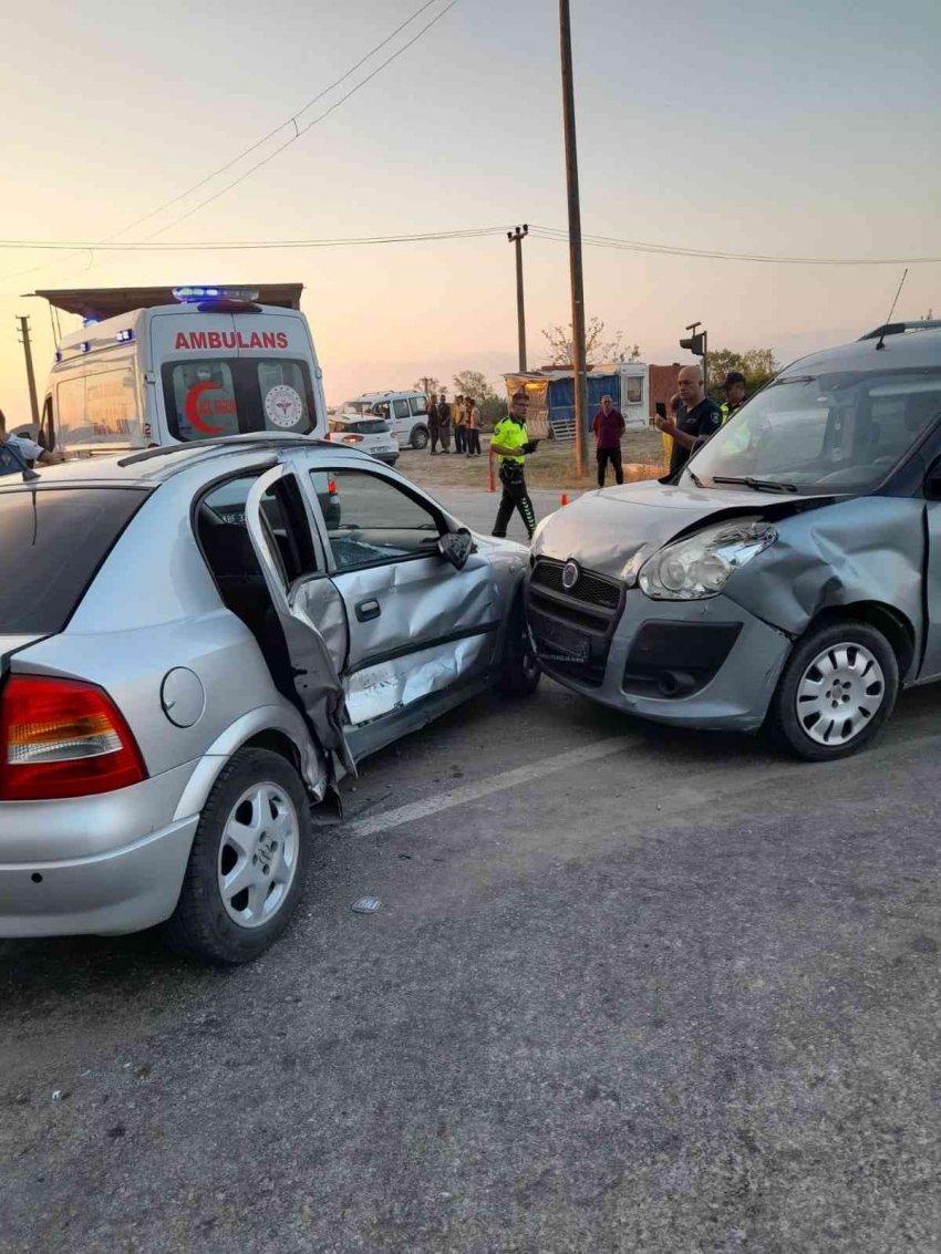 Yalova’da trafik kazası: 3 yaralı