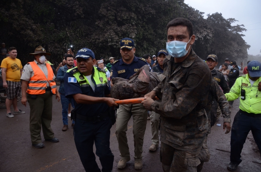 Guatemala’da volkan patladı: 25 ölü