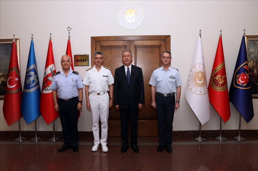 Bakan Akar, Yunan heyet başkanını kabul etti