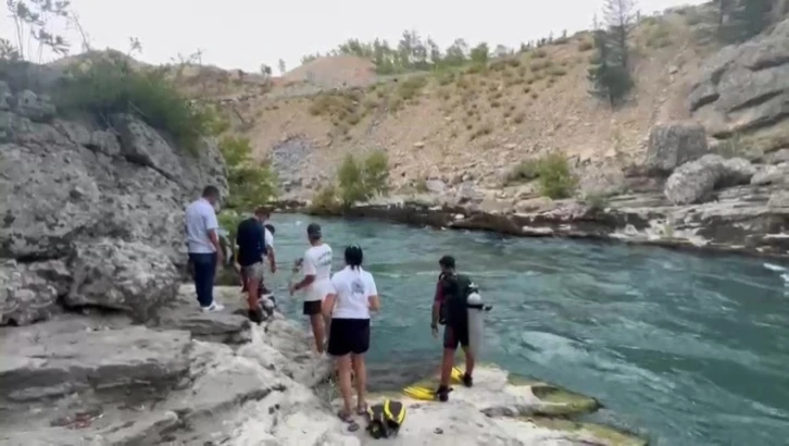 Irmakta kaybolan gencin arama çalışmasına ara verildi