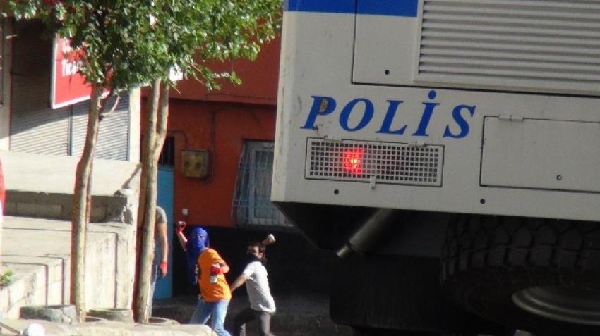 Terör örgütü yandaşlarına polis müdahalesi