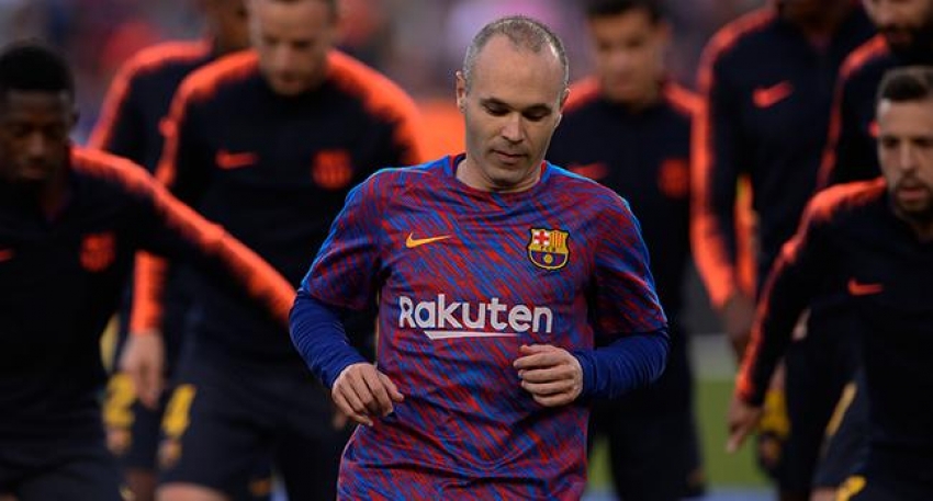 Iniesta, Japonya'ya gidiyor