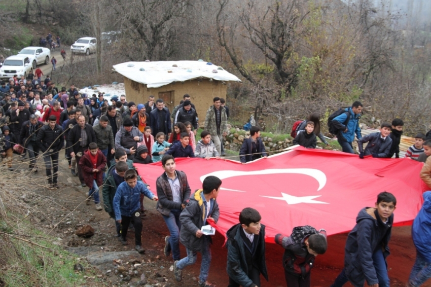 Terörden temizlenen dağlarda doğa yürüyüşü