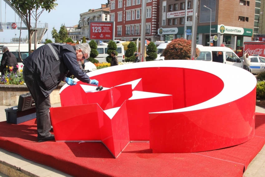 Giresun’da Ayyıldız Büstüne çirkin saldırı