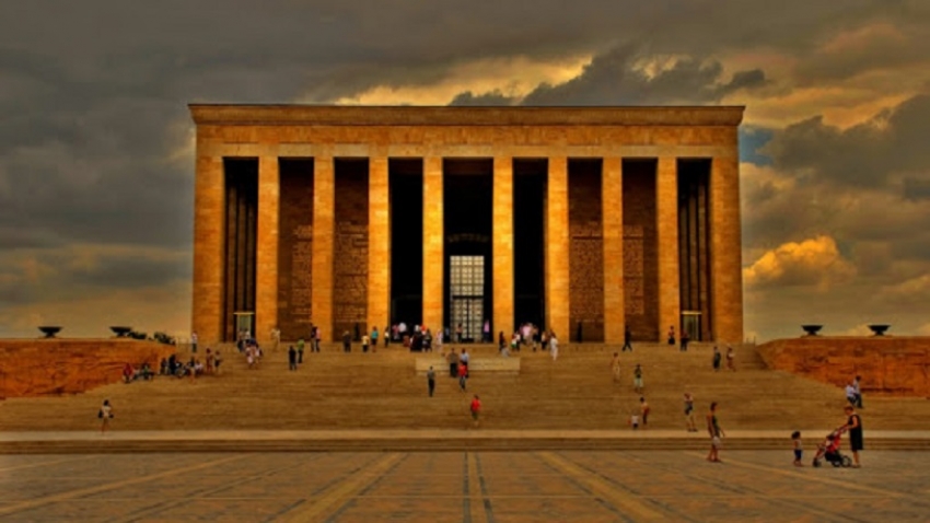 Anıtkabir Komutanlığı'na suç duyurusu