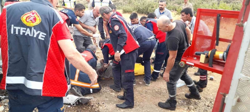 Akaryakıt yüklü tır devrildi: 1 yaralı