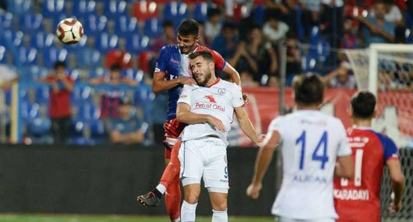 Karabükspor puanla tanıştı