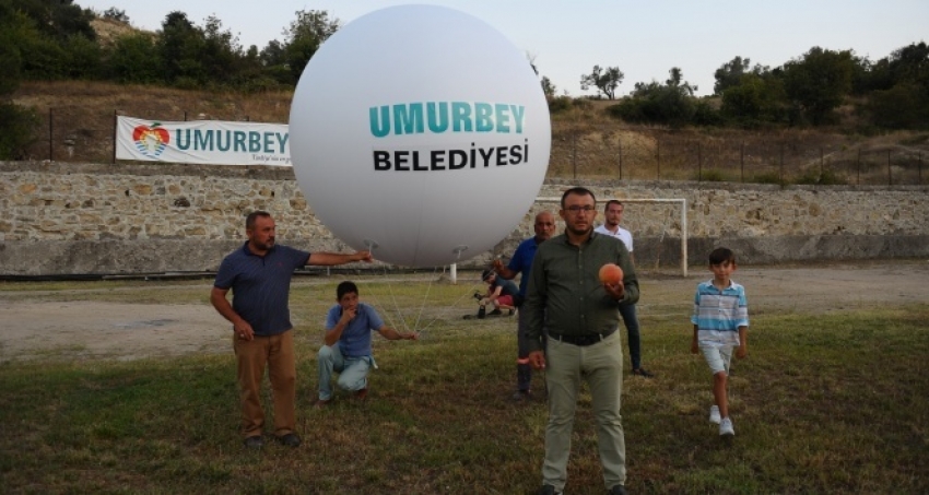 Şeftali Festivali'nde uzaya şeftali gönderildi