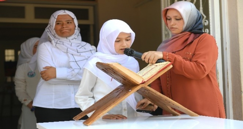 Mehmet Akif Bilgi Evi’nde mezuniyet heyecanı