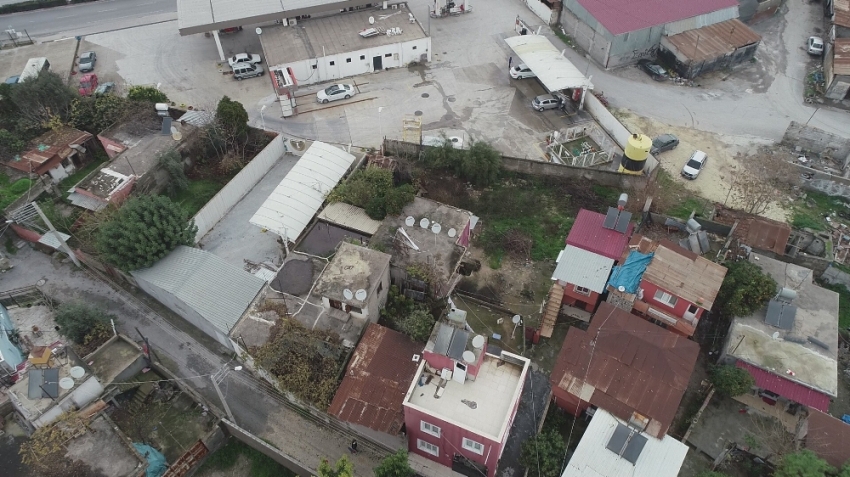 'Gizemli kazı' bitti, 'kırmızı ev' kaderine terk edildi