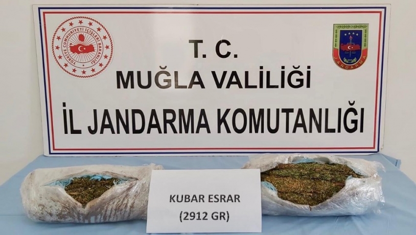 Otobüs koltuğunda uyuşturucu sevkiyatı