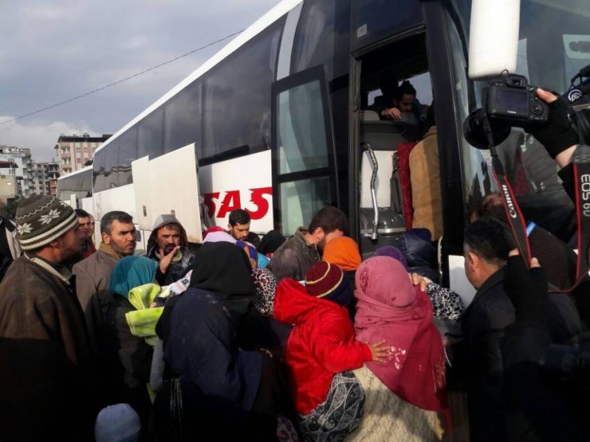 Türkiye’ye sığınan Türkmenler Kilis’e sevk ediliyor