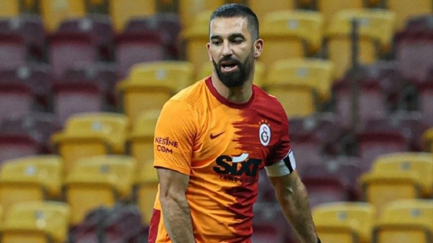 Arda Turan futbolu bıraktı