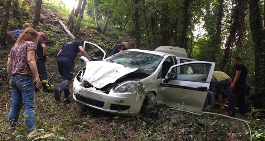 Kartepe yolunda feci kaza: 1 ölü, 4 yaralı