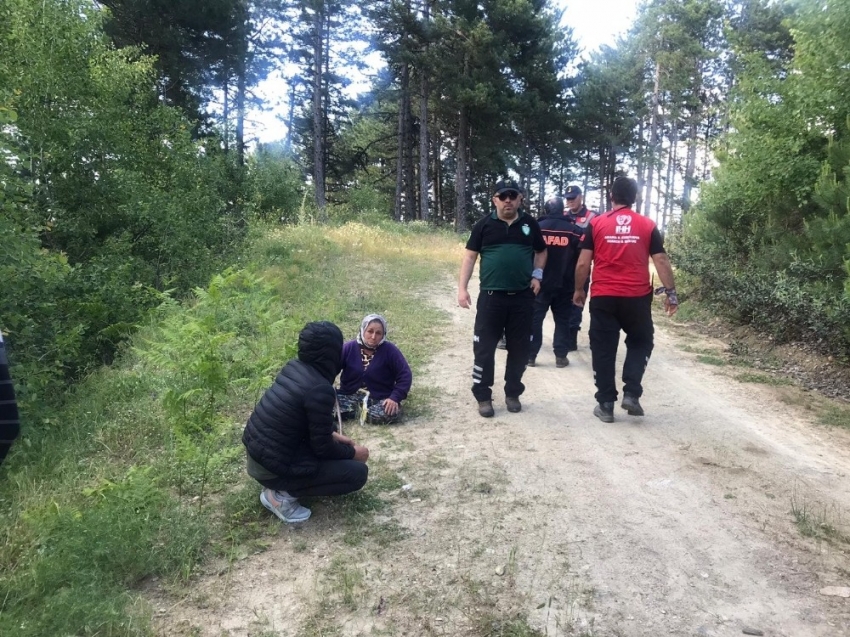 Ormanda kaybolan epilepsi hastası kadın 8 saat sonra bulundu