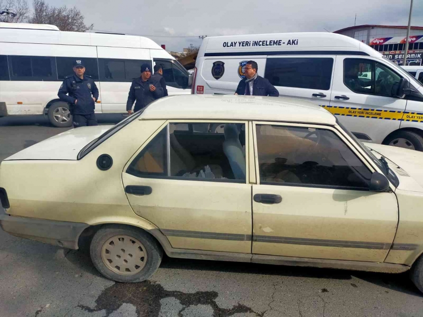 Aracına aldığı şahıs tarafından vuruldu