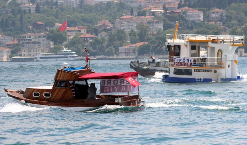 İstanbul Boğazı’nda 2.500 teknelik terör protestosu