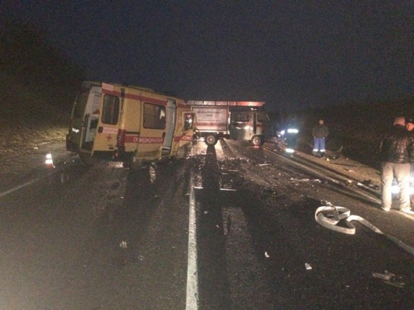 Rusya’da ambulans ile otomobil çarpıştı: 2’si çocuk 6 ölü