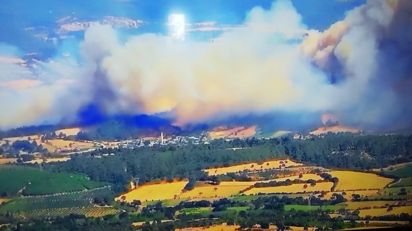 Çanakkale’de orman yangını alevler gökyüzünü kapladı