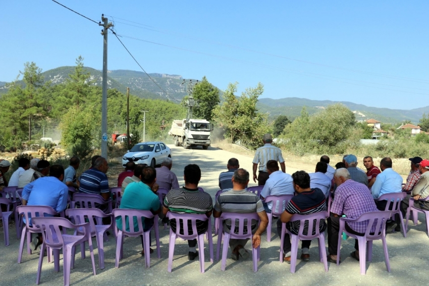 Burdur’da yol kapatma eylemi