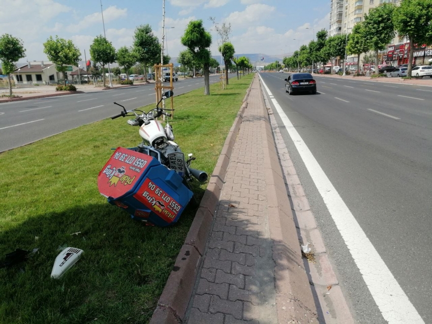 Çaldığı motosikletle kaza yapınca bırakıp kaçtı