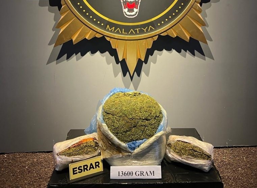 13 kilo 600 gram esrar ele geçirildi