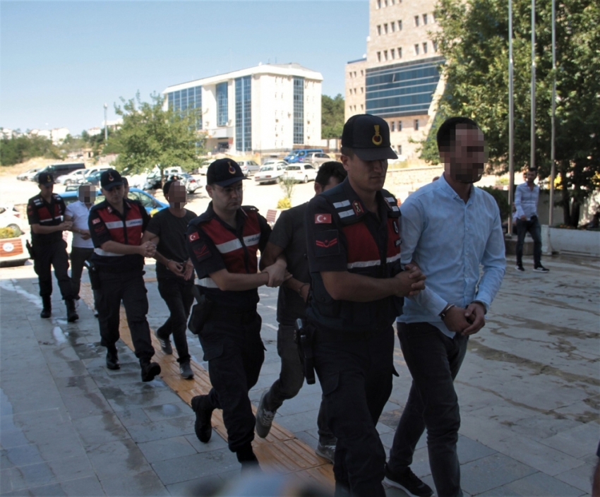 Elazığ merkezli 3 ilde silah ticareti operasyonu: 4 şüpheli adliyede