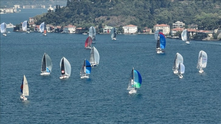 30 Ağustos Zafer Bayramı nedeniyle İstanbul Boğazı Yat Yarışları gerçekleşti