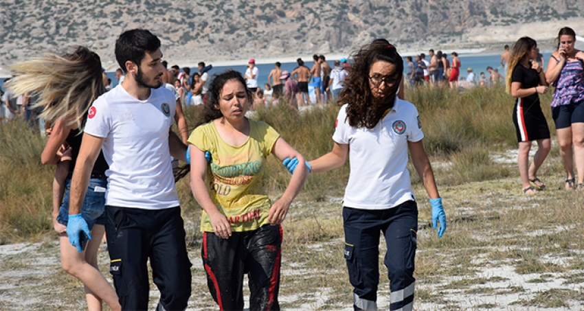 Salda Gölü'nde bir kişi boğularak yaşamını yitirdi