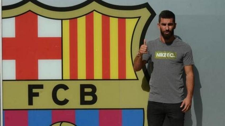 Arda Turan Barcelona'da! İlk pozu verdi