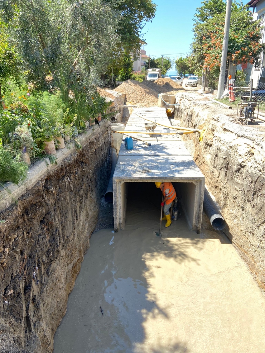 Gemlik Hisar’da su taşkınları son buluyor