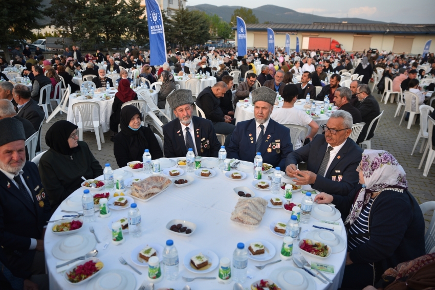 İftar sofraları İznik’te kuruldu