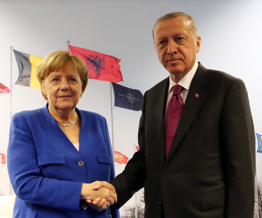 Erdoğan, Merkel ile telefonda görüştü