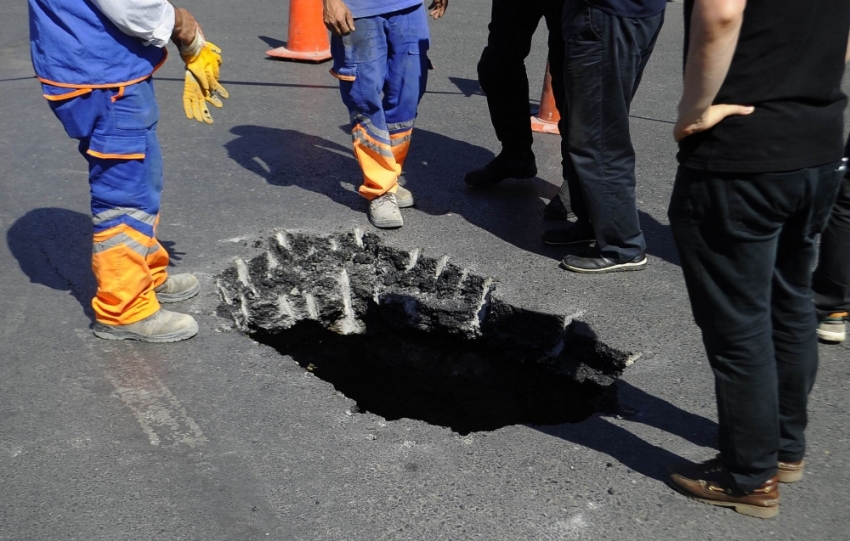 Beşiktaş’ta yol çöktü