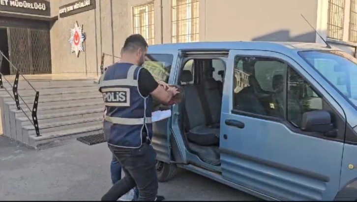 Bursa'da 32 yıl aranması olan zanlı, gece kulübünde yakalandı