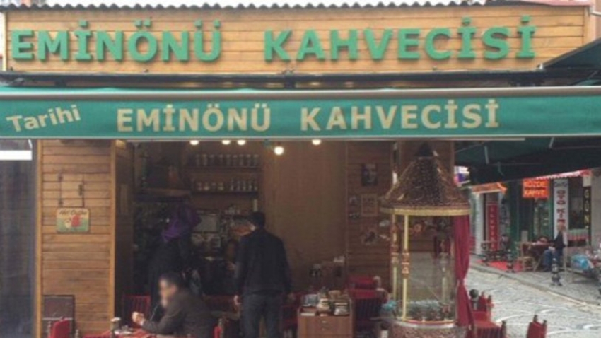 'Tarihi Eminönü Kahvecisi sevgilileri taciz etti' iddiası