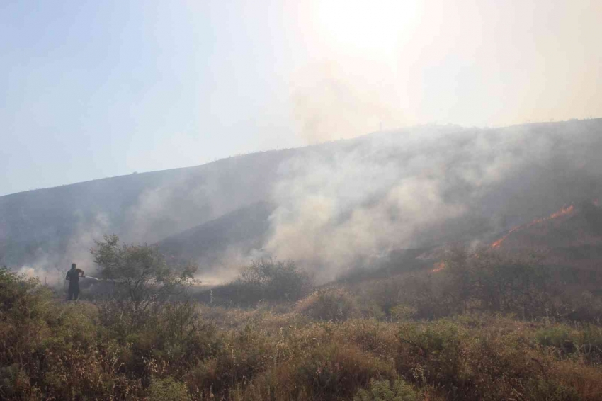 Manisa’da korkutan yangın: Yangına havadan ve karadan müdahale edildi