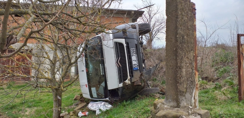 Öğrenci servisi devrildi: 5 yaralı