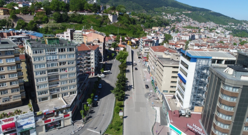 Bursa meydanlarında yasak sessizliği